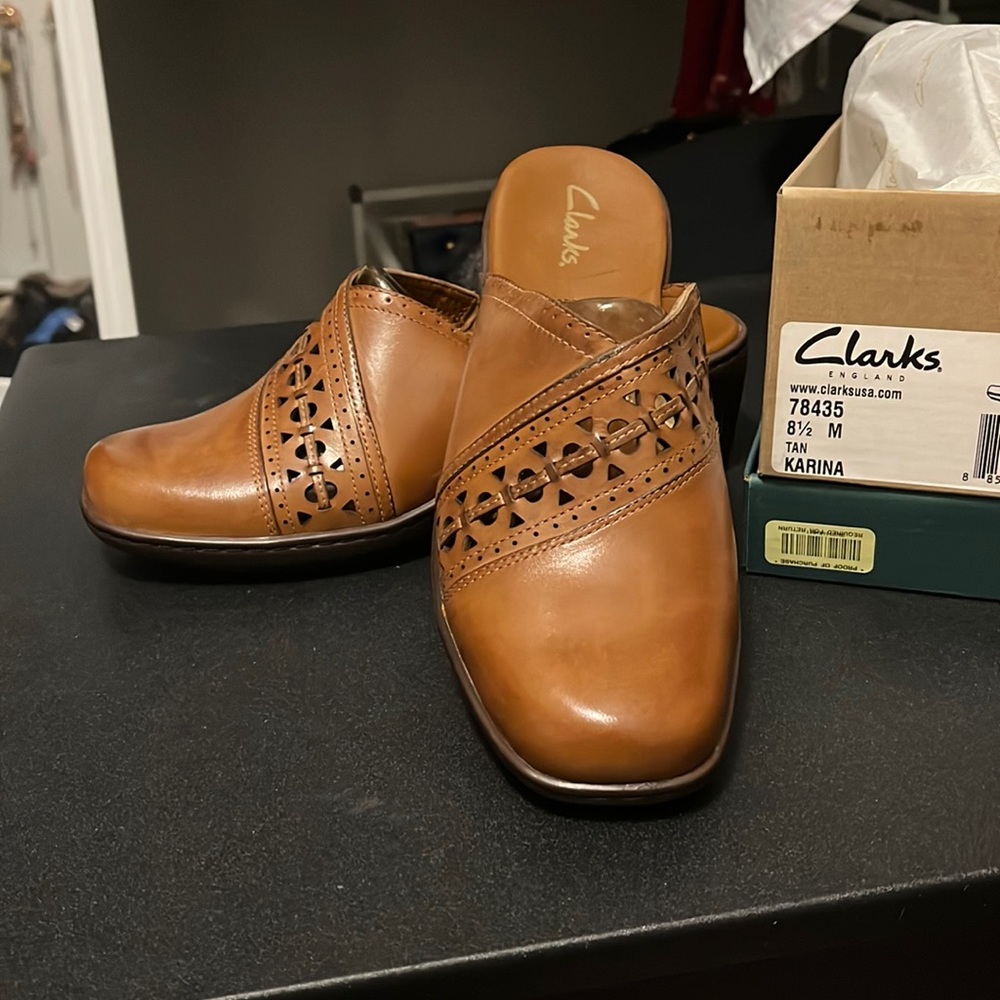 Clarks England 8.5 M